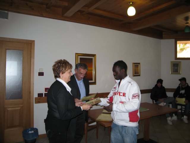 consegnaattestatialunni13.jpg
