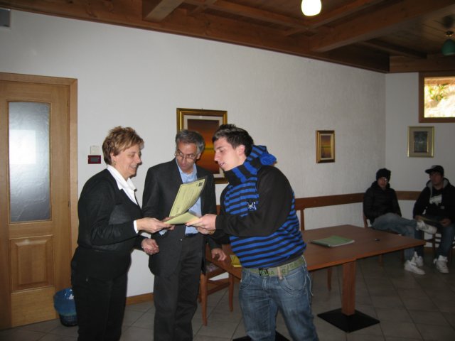consegnaattestatialunni17.jpg